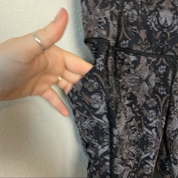 Victoria’s Secret Sport Leggings - Picture 3 of 13